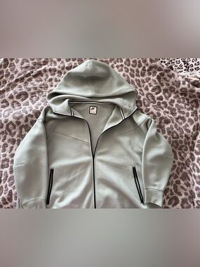 Nike women’s Hooded Performance Zip Jacket in Sage Green